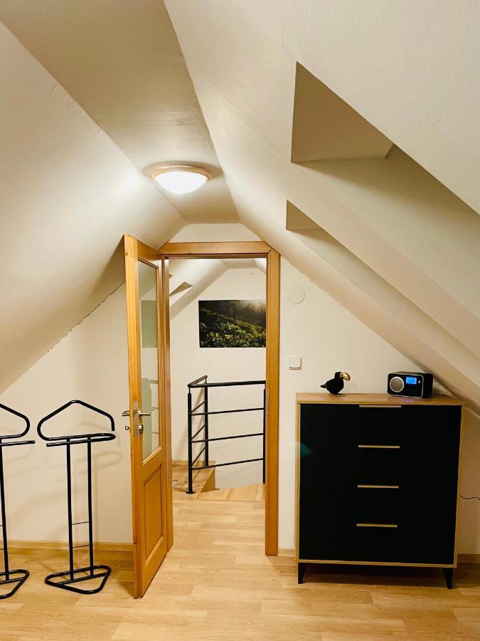 Ayni Apartman سيميلي المظهر الخارجي الصورة