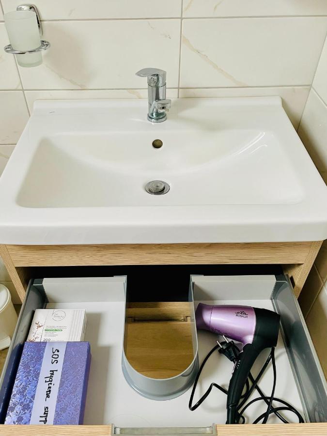 Ayni Apartman سيميلي المظهر الخارجي الصورة